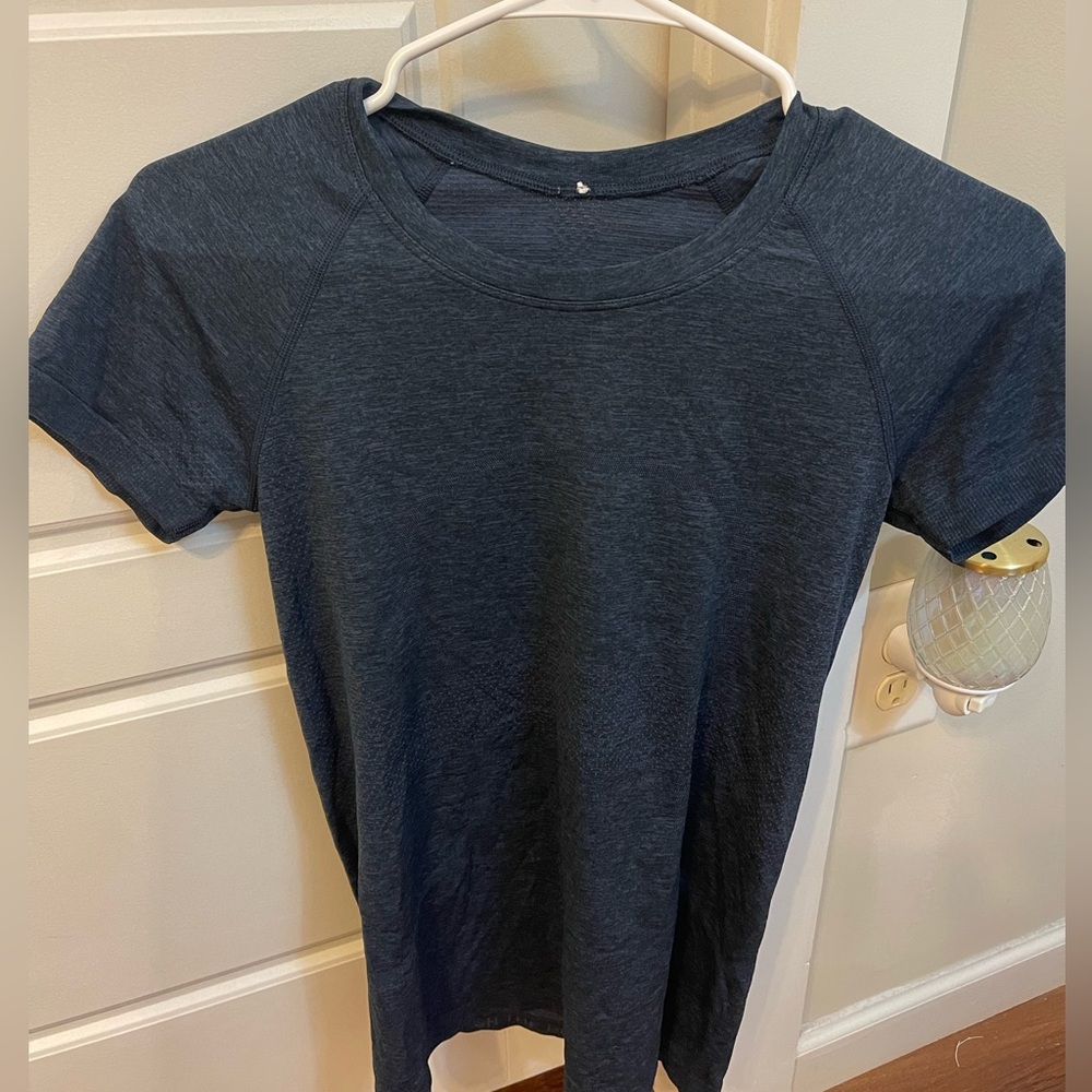 Navy lululemon swiftly tech. Size 6